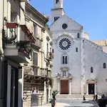 Arco Trinita Барі