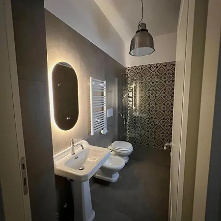 לינה וארוחת בוקר Arco Trinita 3*